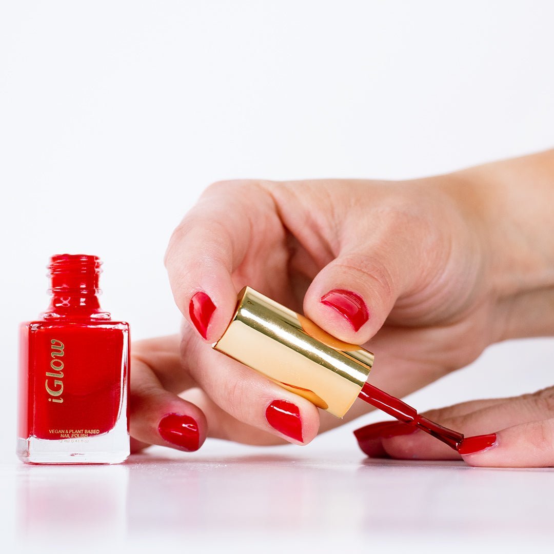 Lip Plumper &amp; Nailpolish - iGlow Cosmetics